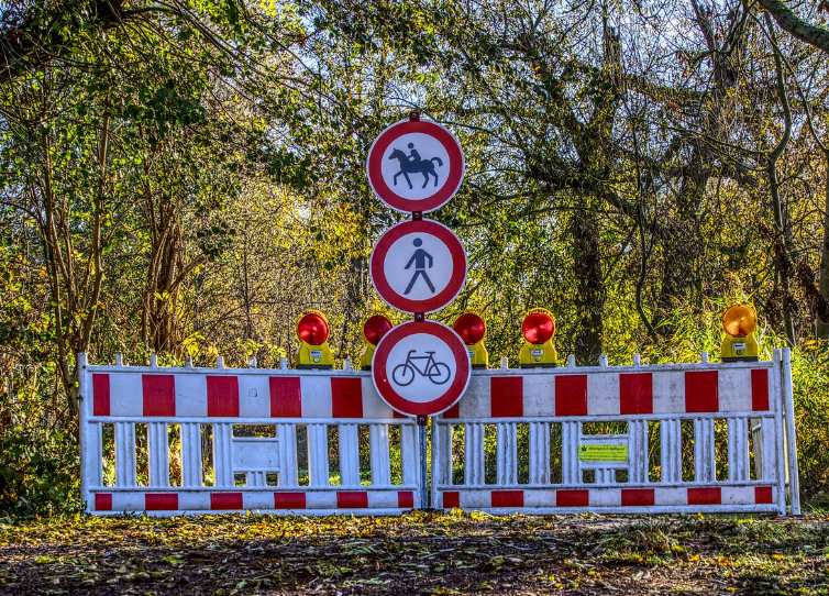 Vollsperrung in der Ortschaft Liebenau, Lange Straße