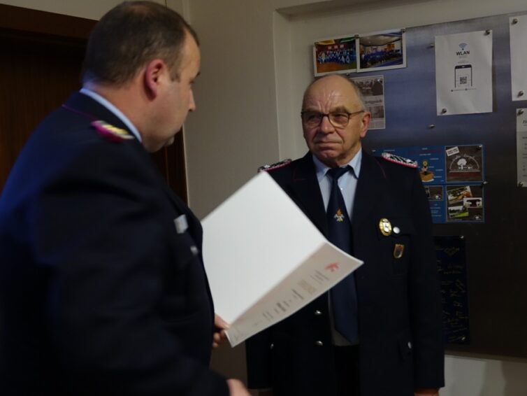 Wilfried Nietfeld für 60 Jahre Feuerwehr geehrt