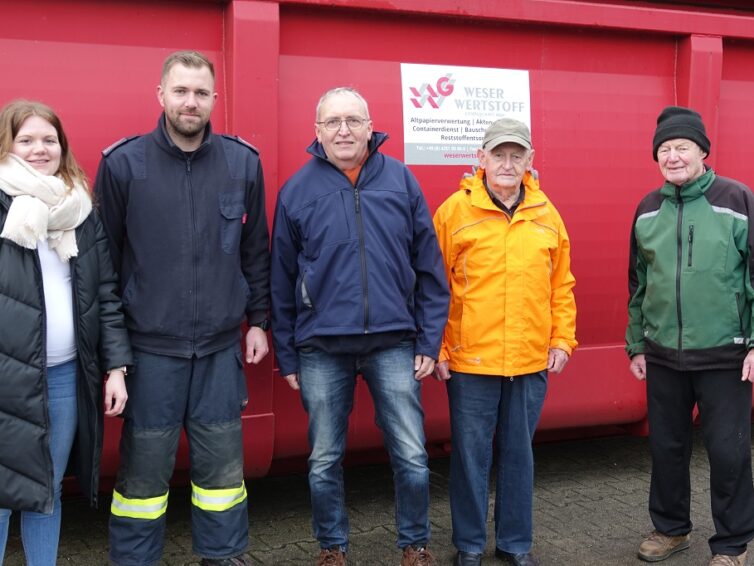 Feuerwehr Holte-Langeln stellt nach 50 Jahren Altpapiersammlungen ein