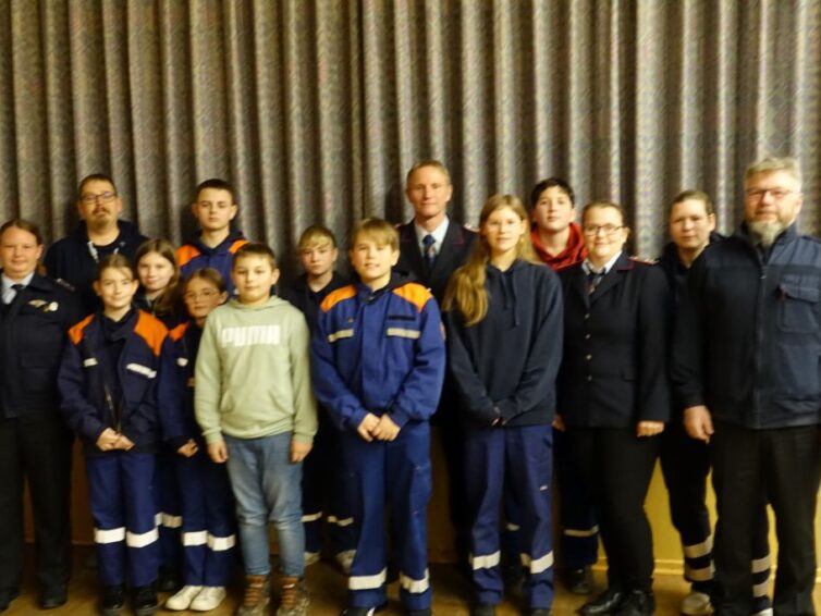 Jenny Gehrke löst Marco Nietfeld als Jugendfeuerwehrwartin ab