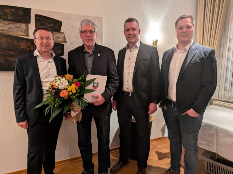 Stehende Ovationen für Altbürgermeister Günther Ballandat