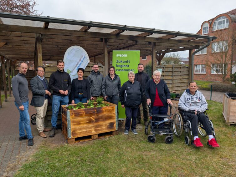 „Gärtnern mit Herz“ – Hochbeet bringt Leben und Gemeinschaft ins Seniorenzentrum Alpheide
