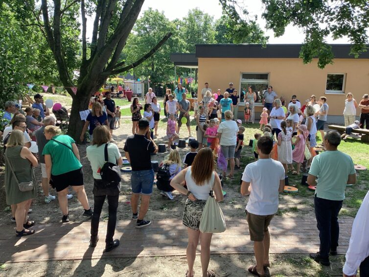 Viel Glück zum Geburtstag! – Kita Spatzennest feiert 50jähriges Jubiläum