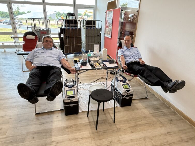 Feuerwehr gewinnt Wette – 115 Blutspender in Lemke