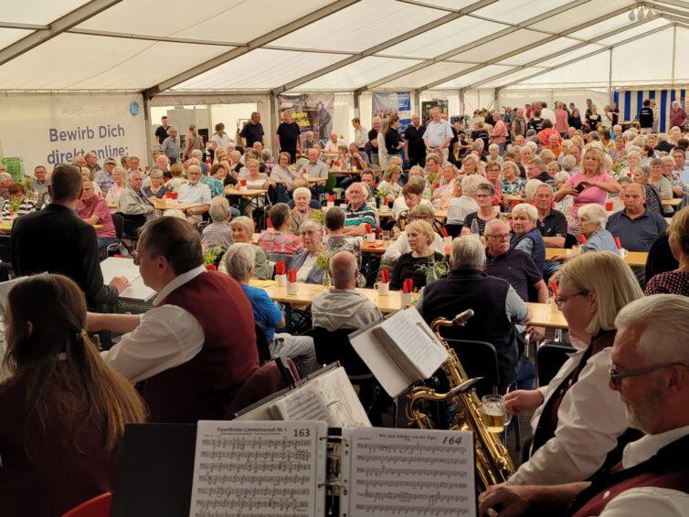 170 Ü65iger zu Besuch im Kreisjugendfeuerwehrzeltlager